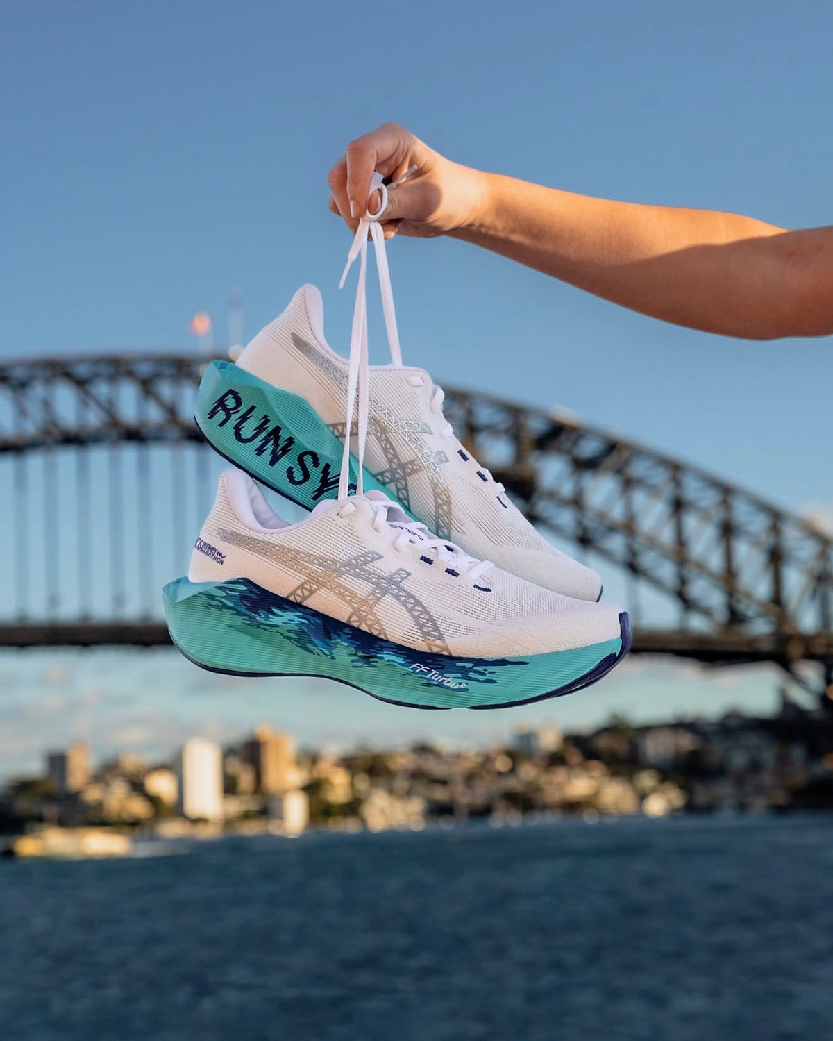 ASICS Novablast 6  TCS Sydney Marathon Edition